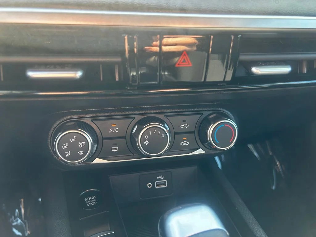 2025 Nissan Kicks S AWD - Photo 19