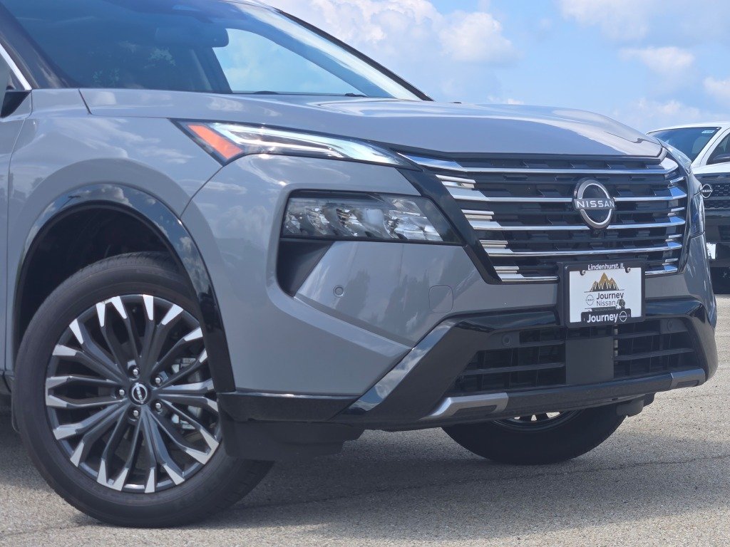 New 2026 Boulder Gray Pearl / Super Black Two-tone Nissan Platinum image 2