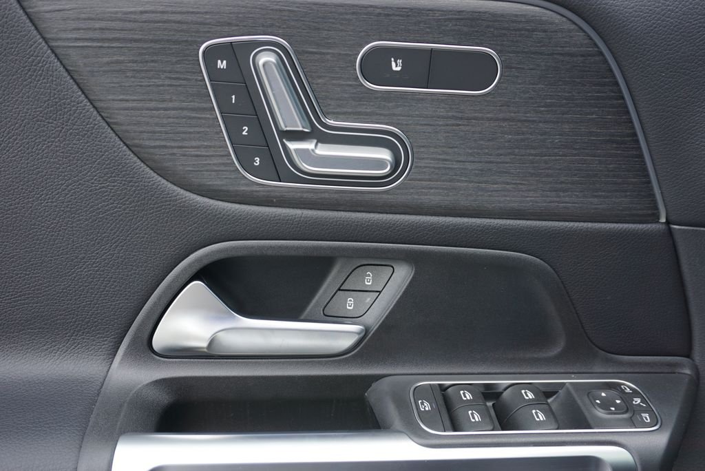 2025 Mercedes-Benz GLB Base - Photo 22