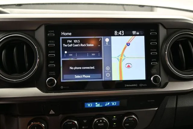 Used 2022 White Toyota SR5 image 29