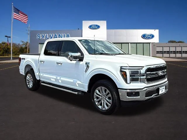 New 2026 Oxford White Ford Lariat® image 27