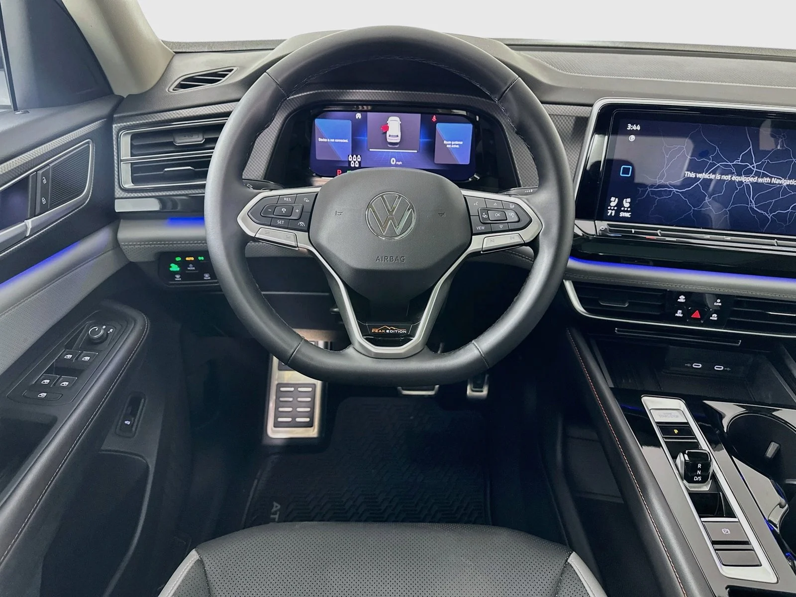 Used 2025  Volkswagen  image 16