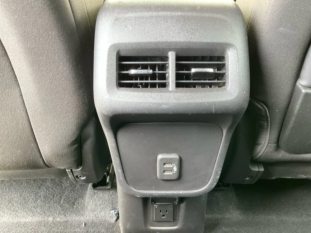 Used 2023 SUMMIT WHITE GMC SLE image 22