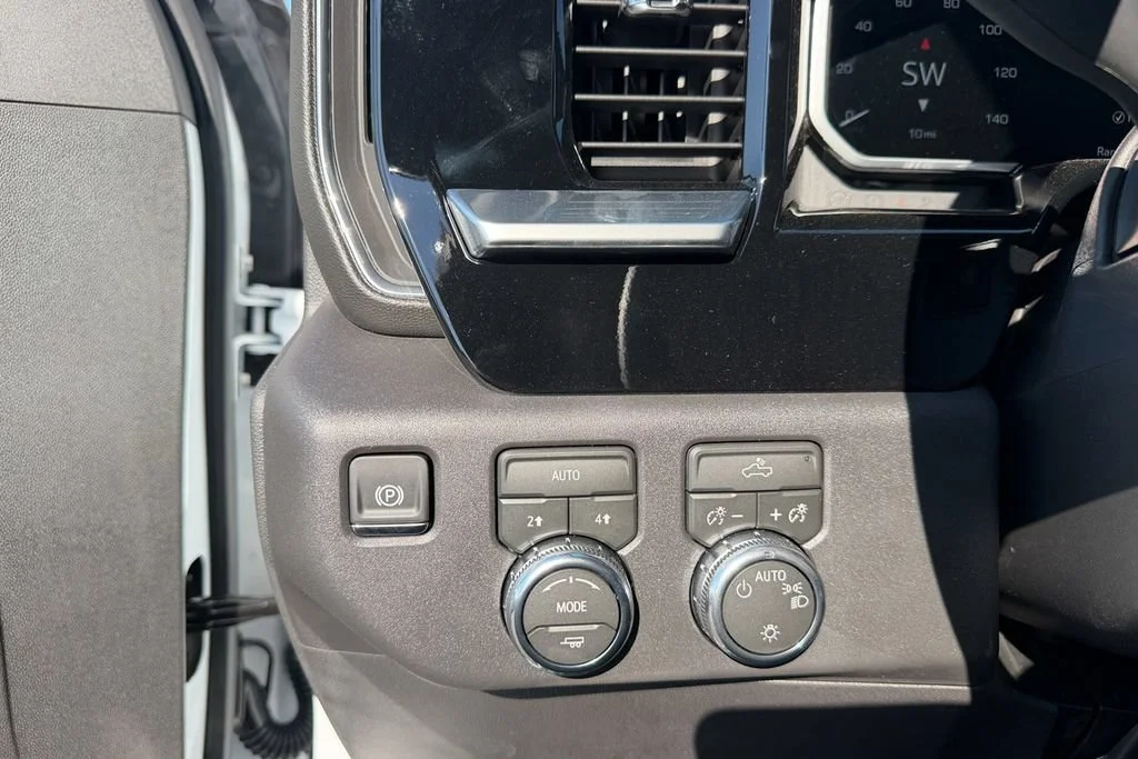 New 2026 Summit White GMC SLE image 22