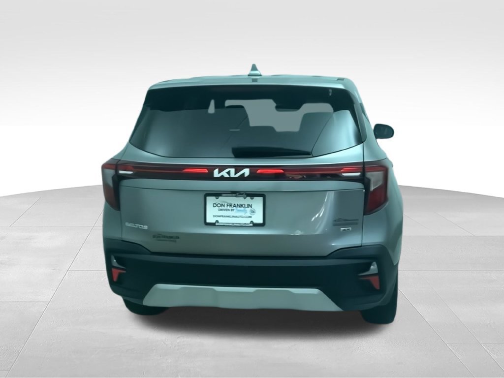 Used 2023 Silver Kia SX image 8