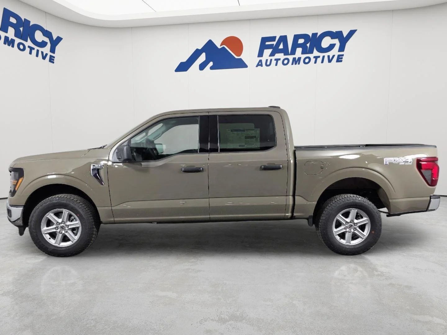 Used 2026 Marsh Gray Ford XLT image 2