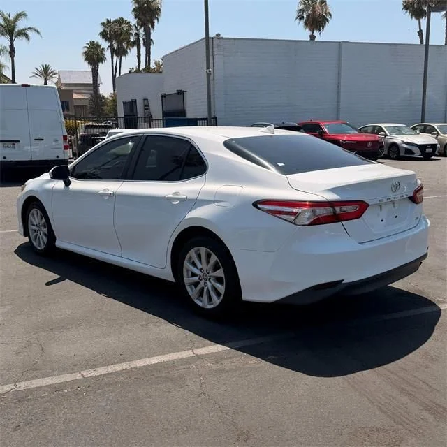 Used 2020 White Toyota LE image 5