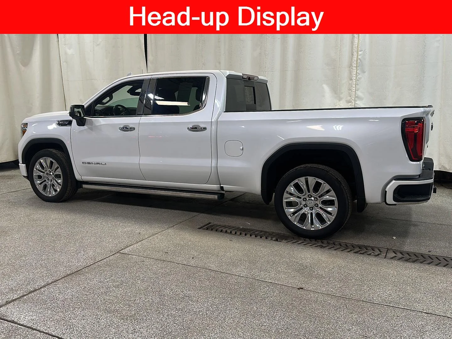 Used 2020 White Frost Tricoat GMC Denali image 3