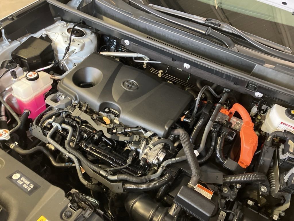 Used 2023 White Toyota Hybrid XLE Premium image 28