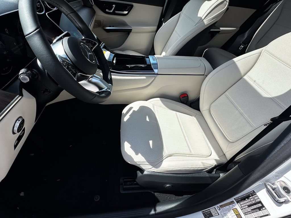 New 2026 Polar White Mercedes-Benz GLC 300 image 10