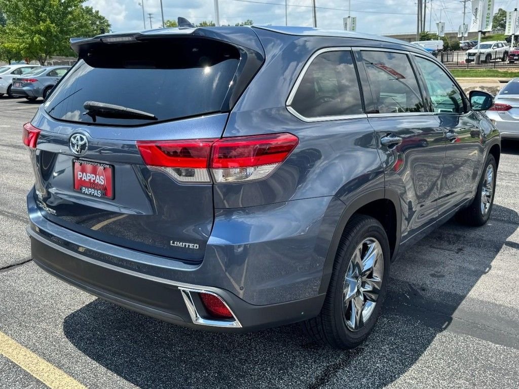 Used 2018 Blue Toyota Limited Platinum image 3