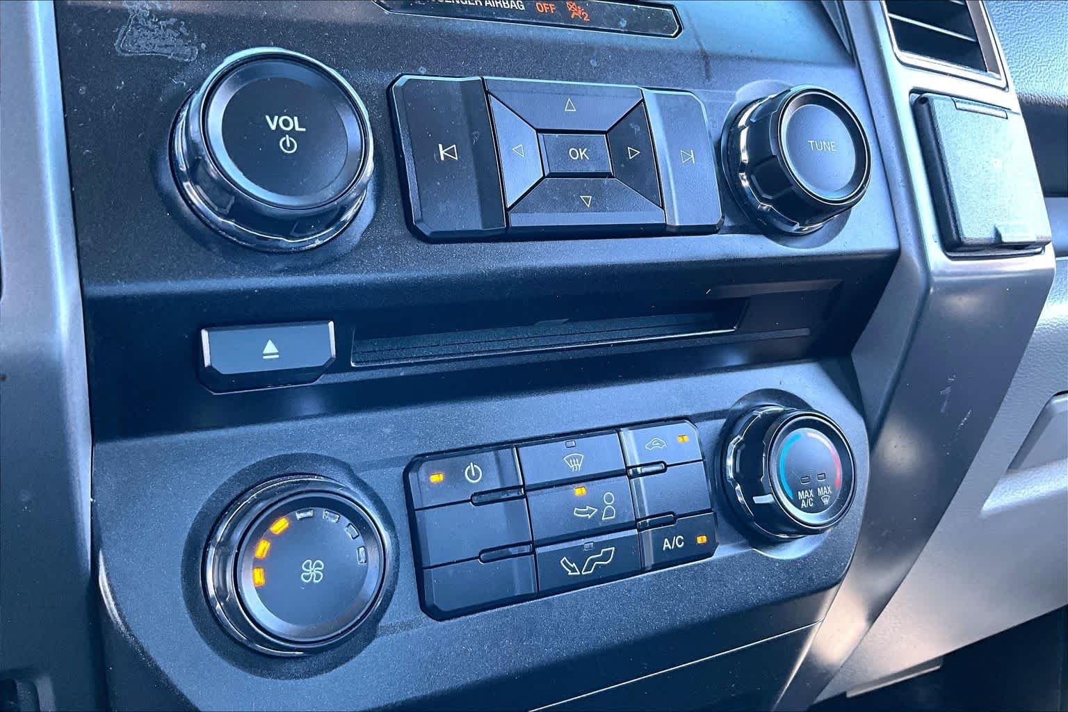 Used 2017 Ingot Silver Ford XLT image 31