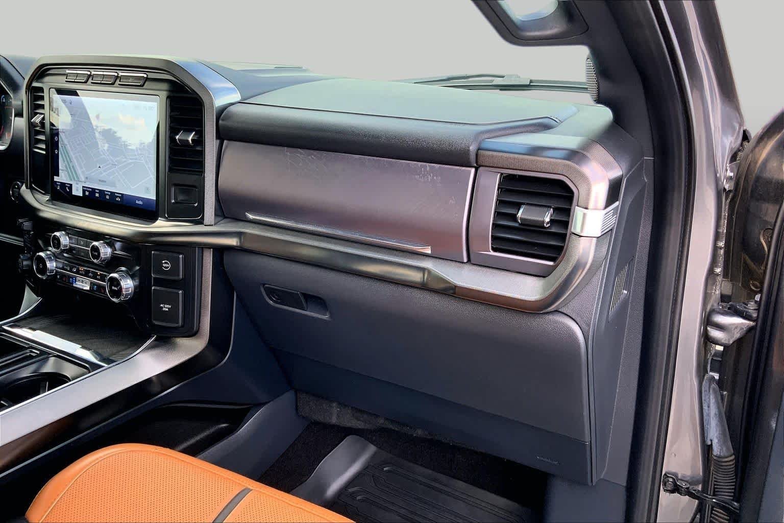 Used 2022 Carbonized Gray Metallic Ford Platinum image 18