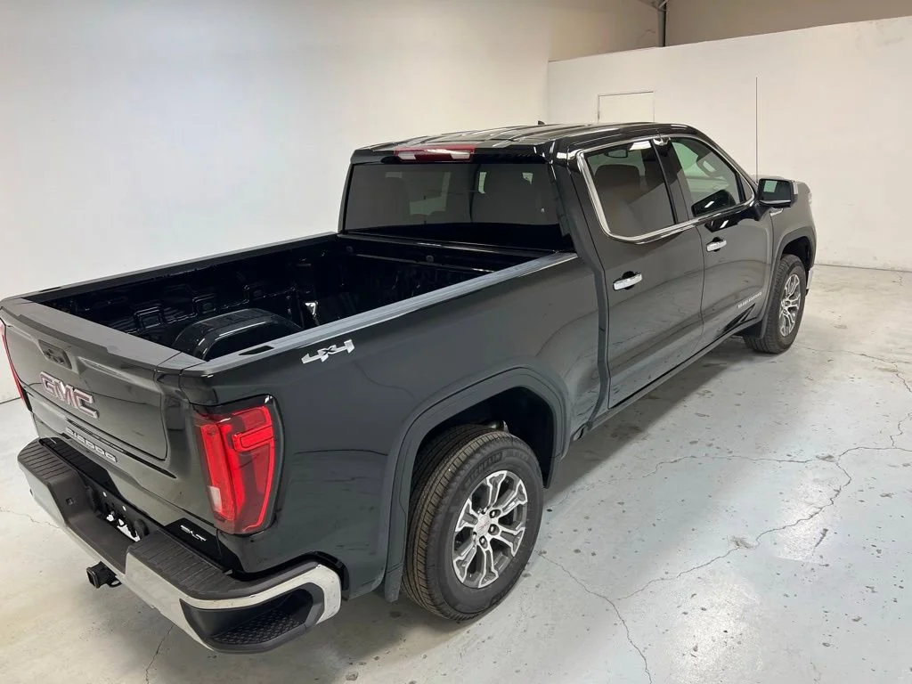 New 2026 Onyx Black GMC SLT image 2