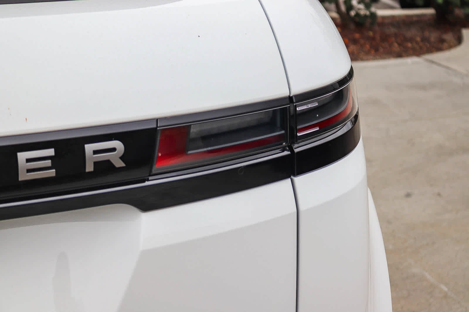 New 2026 Fuji White Land Rover Core S image 7