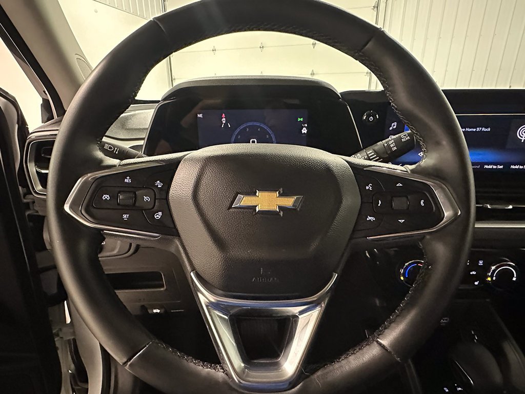 Used 2024 White Chevrolet LT image 33