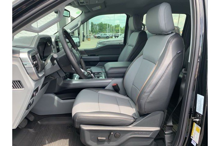 New 2025 Agate Black Metallic Ford Lariat image 10