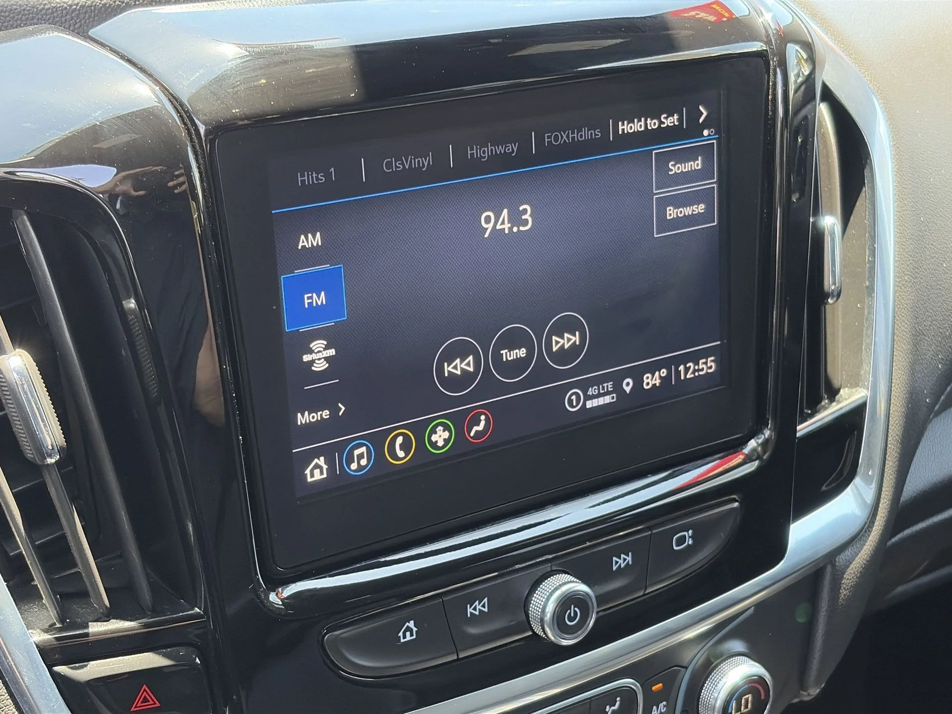 Used 2023 Summit White Chevrolet LT Cloth image 17