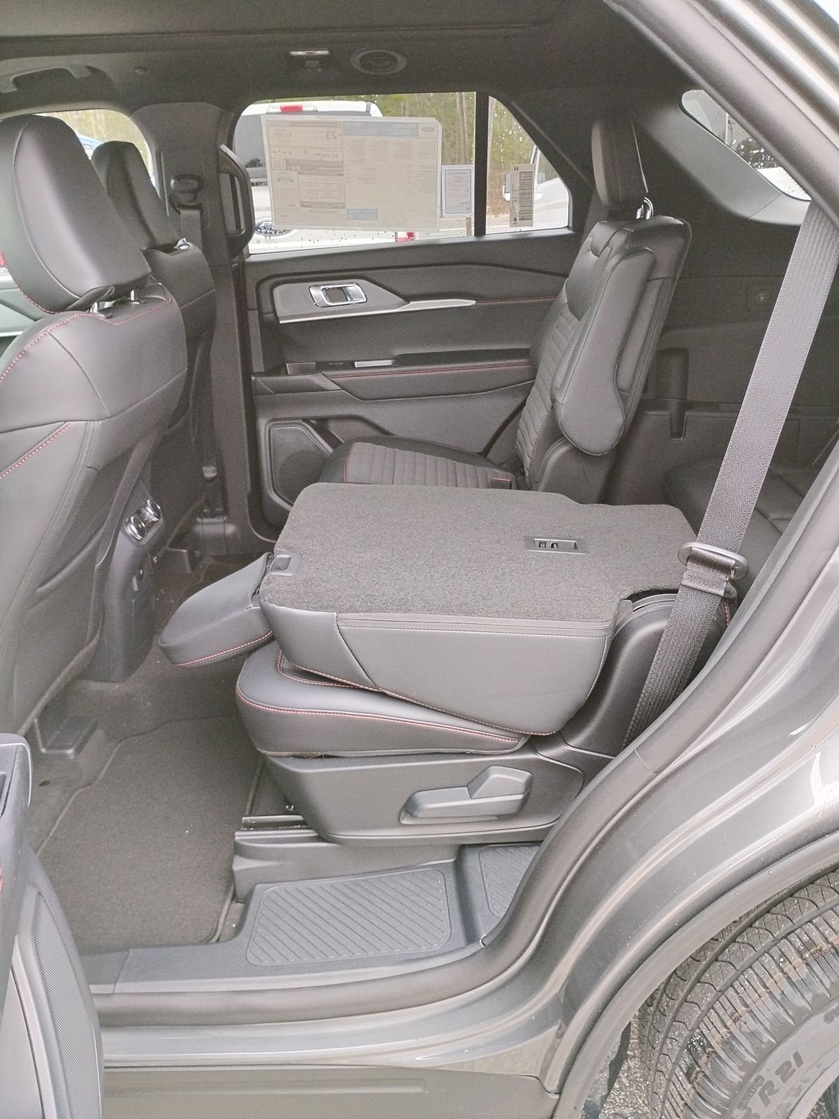 New 2026 Carbonized Gray Metallic Ford ST-Line image 17