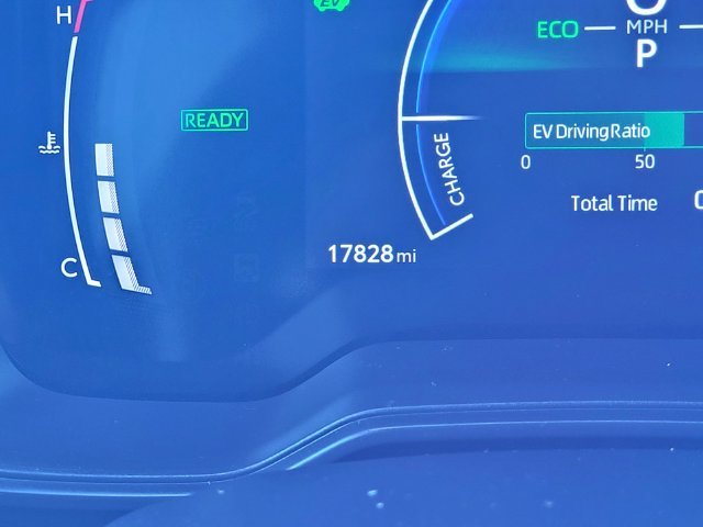 Used 2025 White Toyota SE image 23