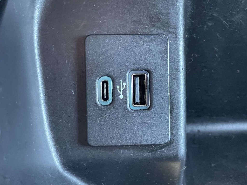 Used 2021  Ford XL image 28