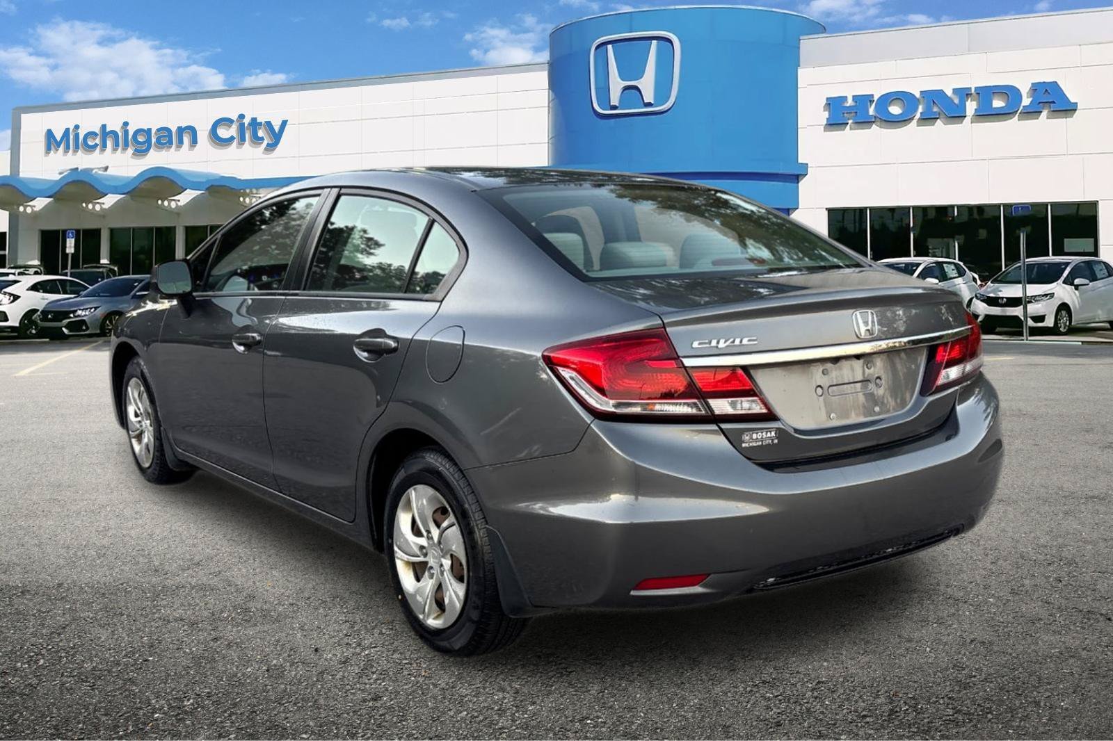 Used 2013  Honda LX image 3