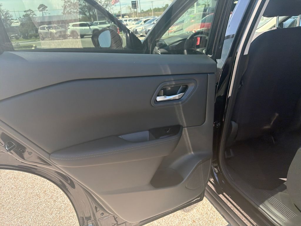 New 2026 Nissan Rogue SV 4D Sport Utility