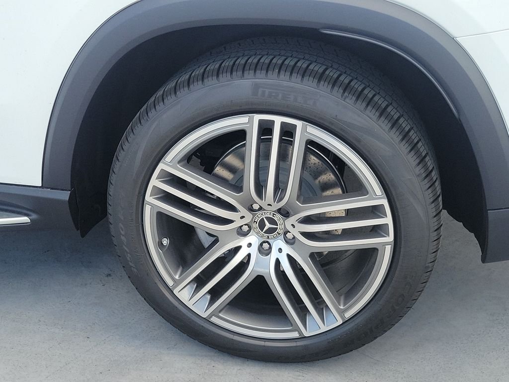 New 2026 Polar White Mercedes-Benz GLS 450 image 9