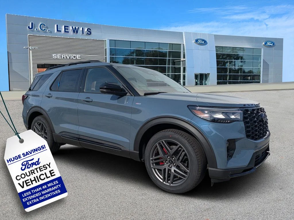2026 Ford Explorer ST-LINE RWD's photo