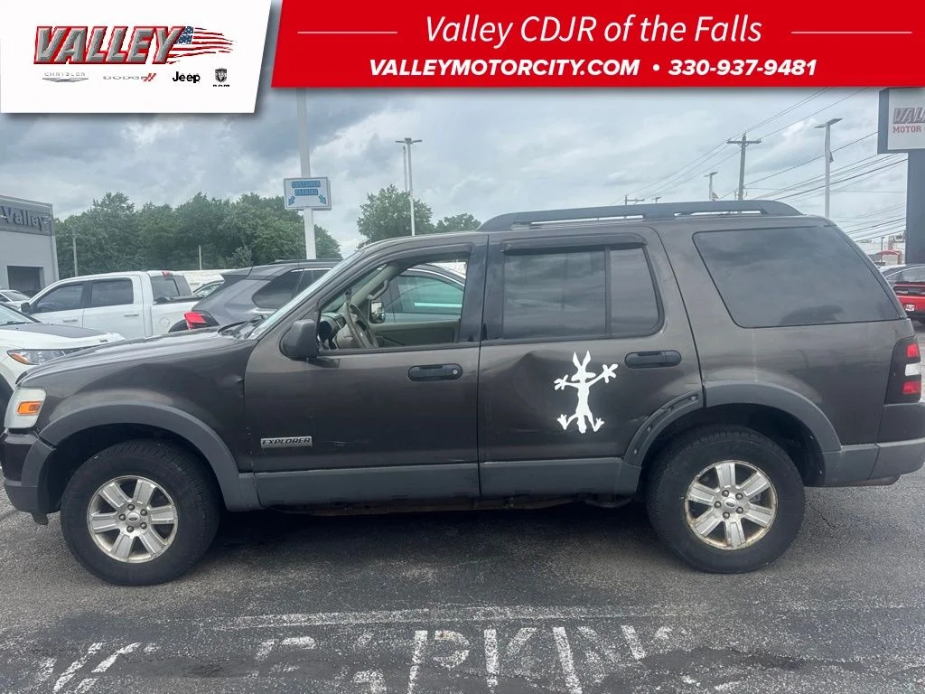 Used 2006  Ford XLT image 1