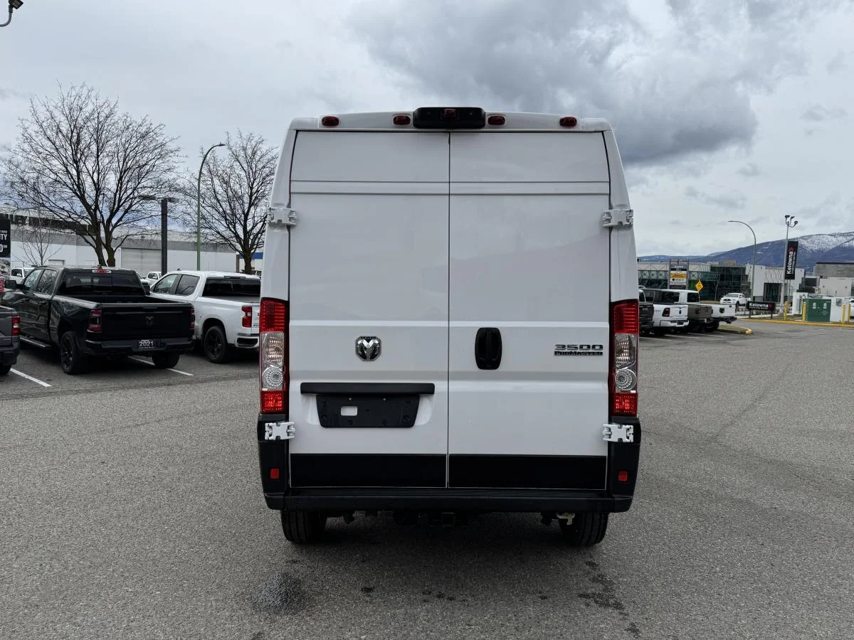 Used 2025 White RAM SLT image 9