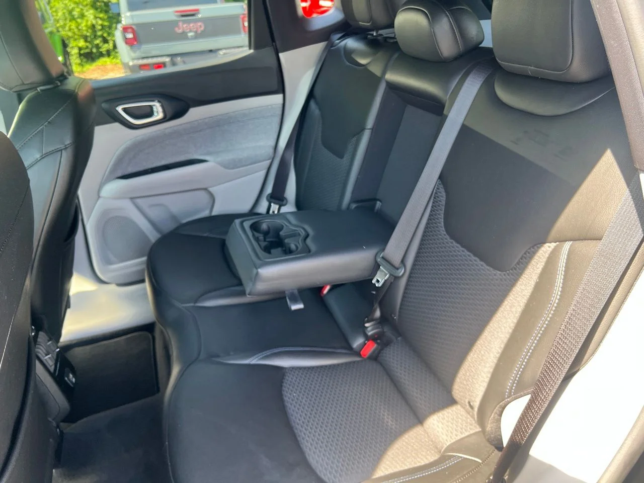 Used 2023 Black Jeep Latitude image 22