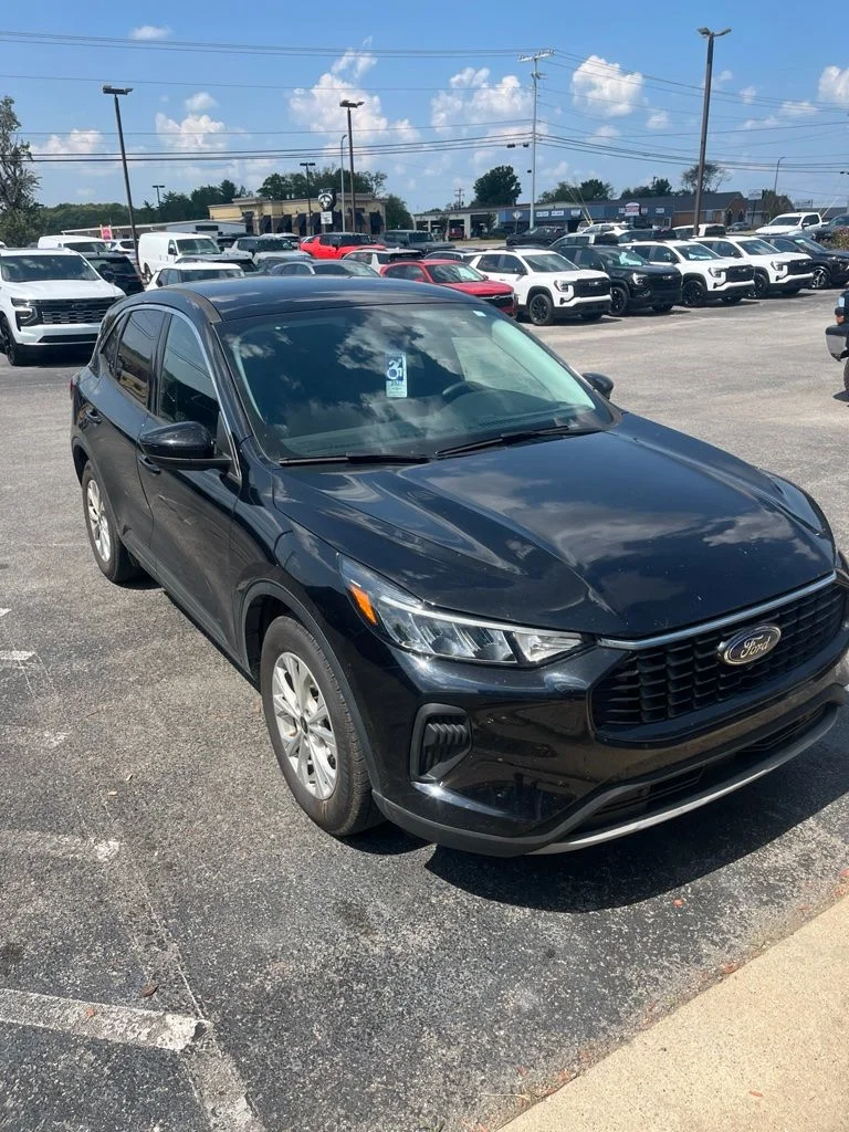 Used 2023 Black Ford Active image 5