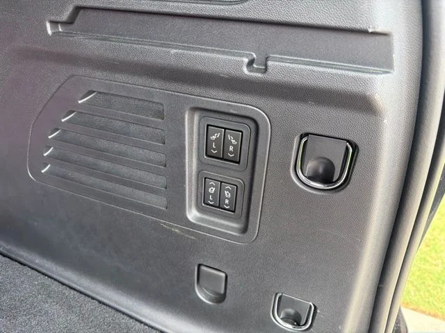 Used 2024 Black GMC Denali image 21