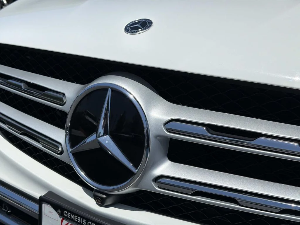 Used 2022 White Mercedes-Benz GLC 300 image 25