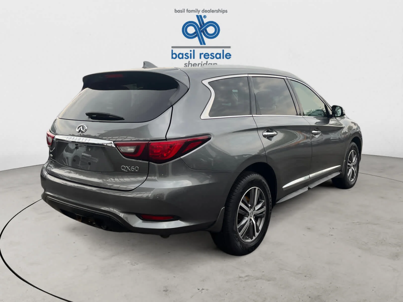 Used 2020 Liquid Platinum INFINITI LUXE image 5