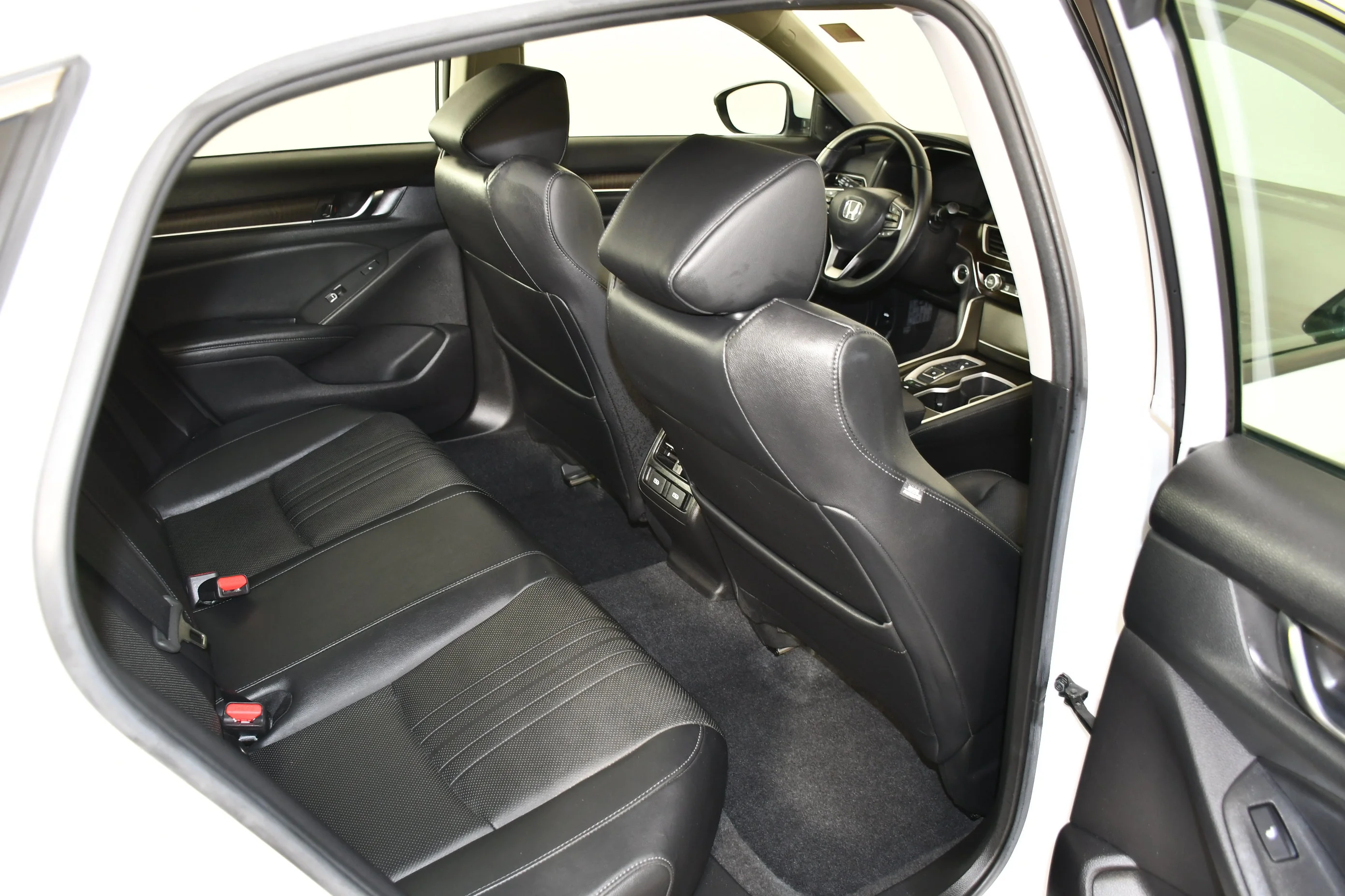Used 2021 Platinum White Pearl Honda Touring image 36