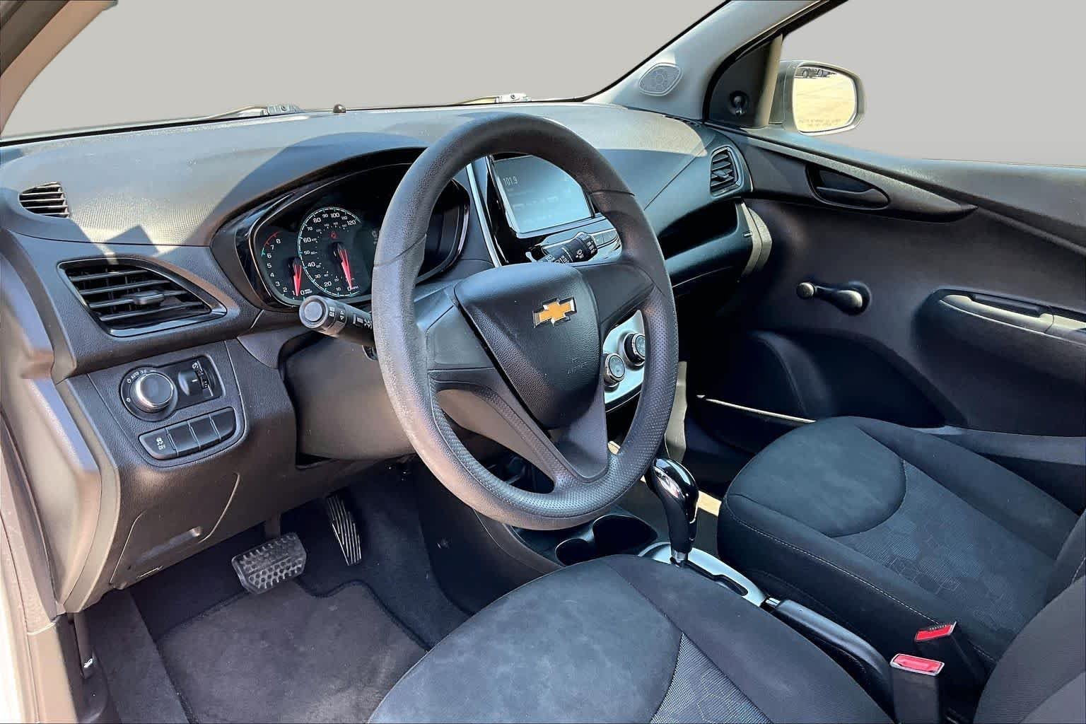 Used 2017 Summit White Chevrolet LS image 15