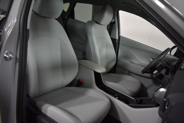 2025 Hyundai Kona SEL Convenience - Photo 16