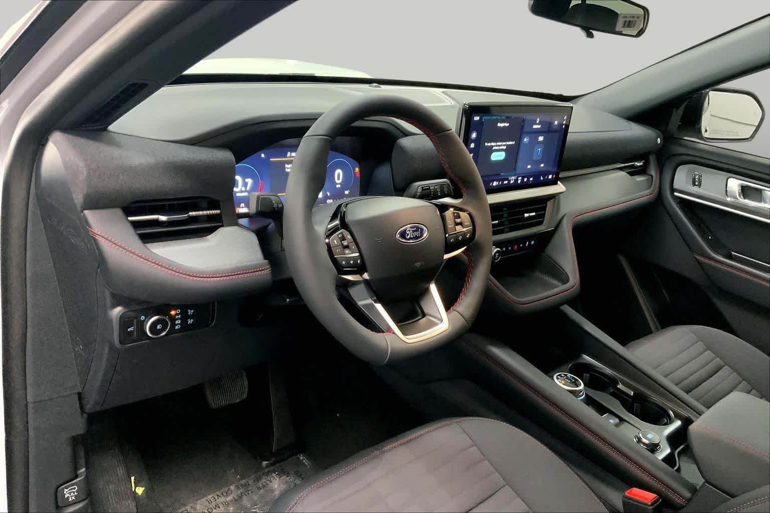 New 2026 Space White Metallic Ford ST-Line image 6