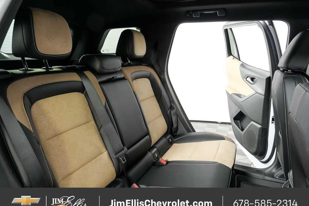 New 2026 Polar White Tricoat Chevrolet ACTIV image 21