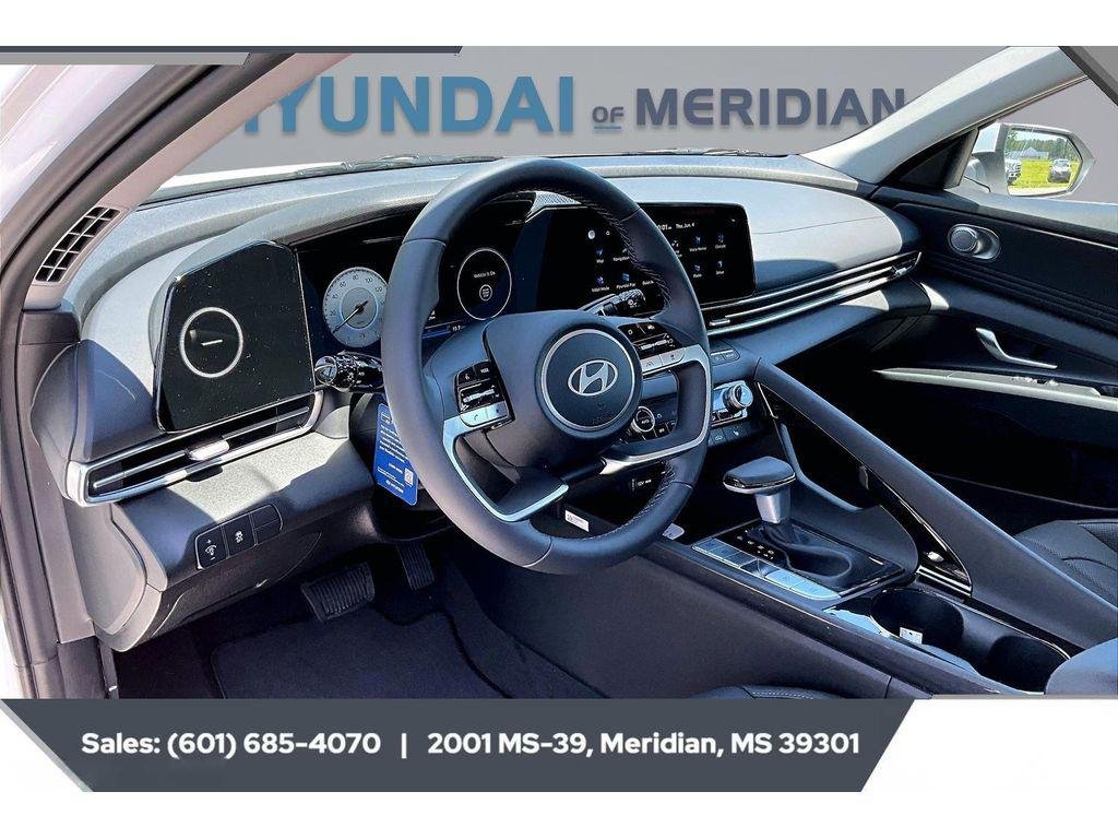New 2026 SERENITY WHITE Hyundai Limited image 6