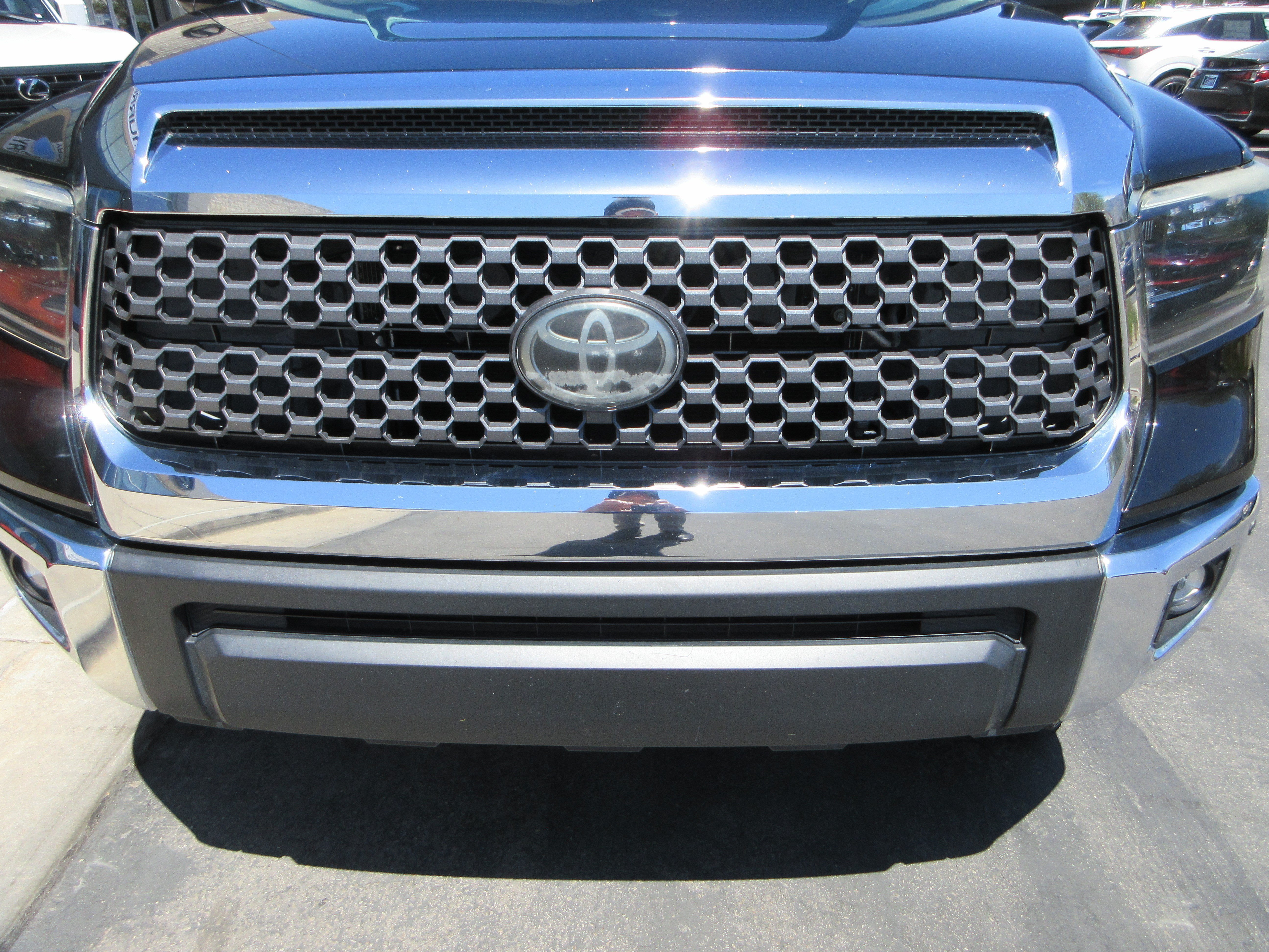 Used 2019 Midnight Black Metallic Toyota SR5 image 15