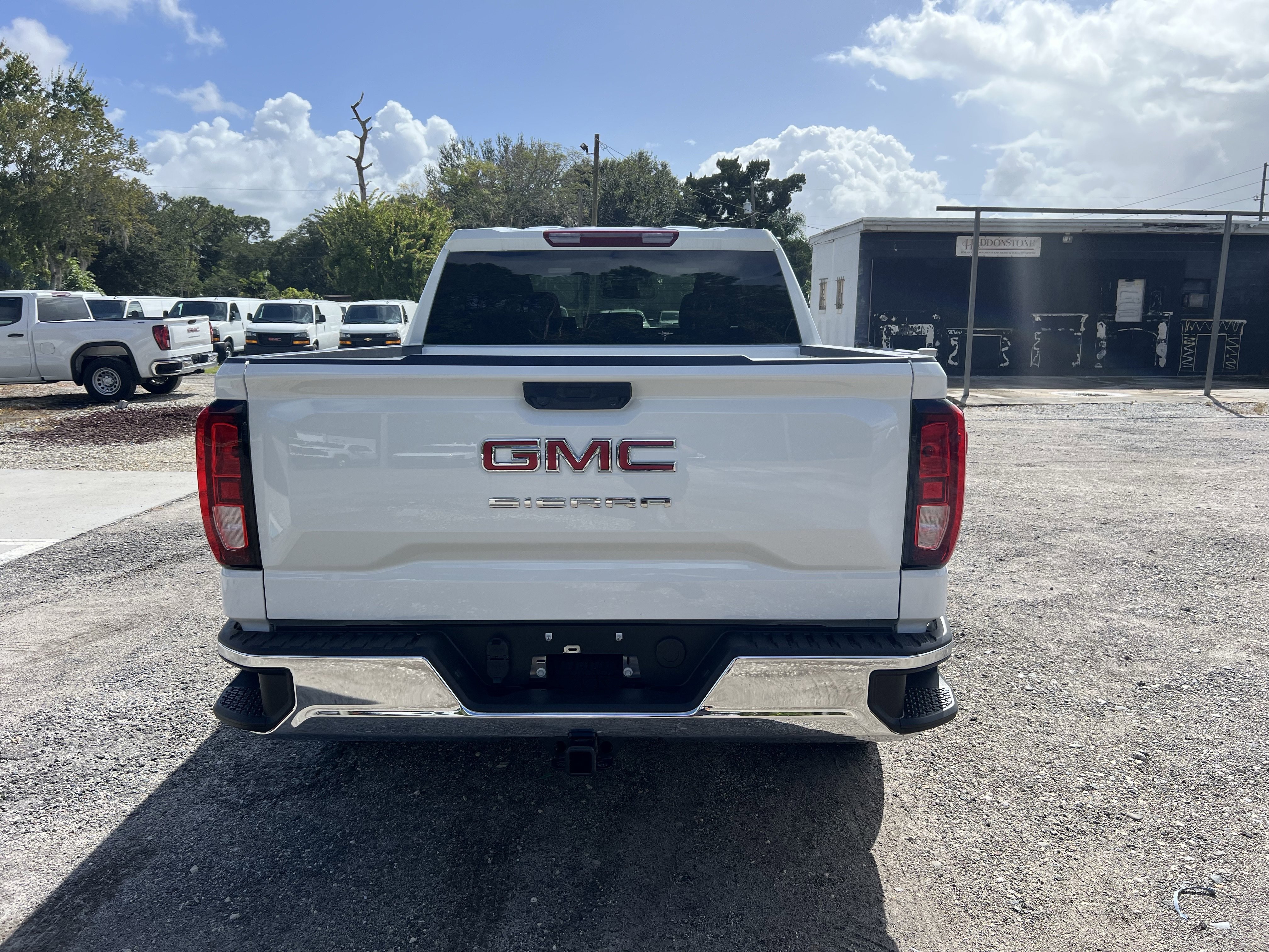 New 2025 Summit White GMC Pro image 4