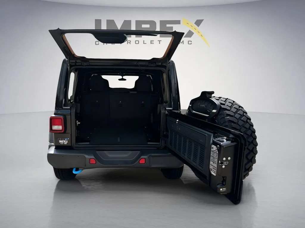 Used 2023 Black Jeep  image 28