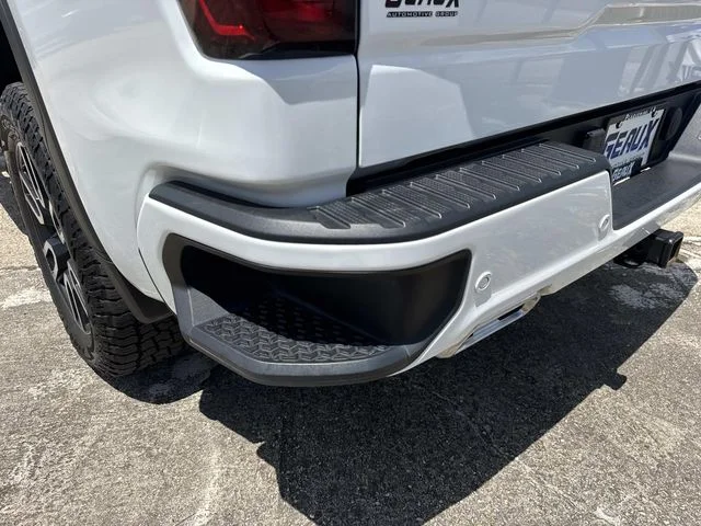 Used 2024 White GMC AT4 image 47