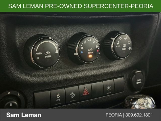 Used 2014 Gray Jeep Unlimited Sahara image 13