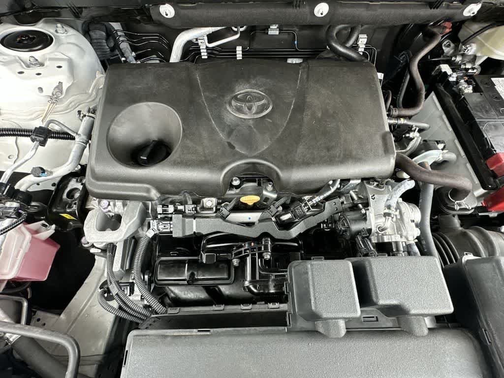 Used 2025 Ice Cap Toyota LE image 19