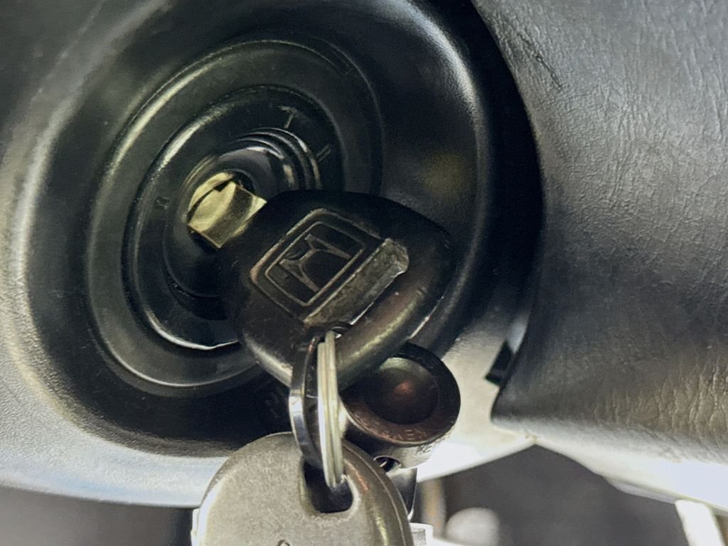 Used 2003 Silver Honda Base image 18