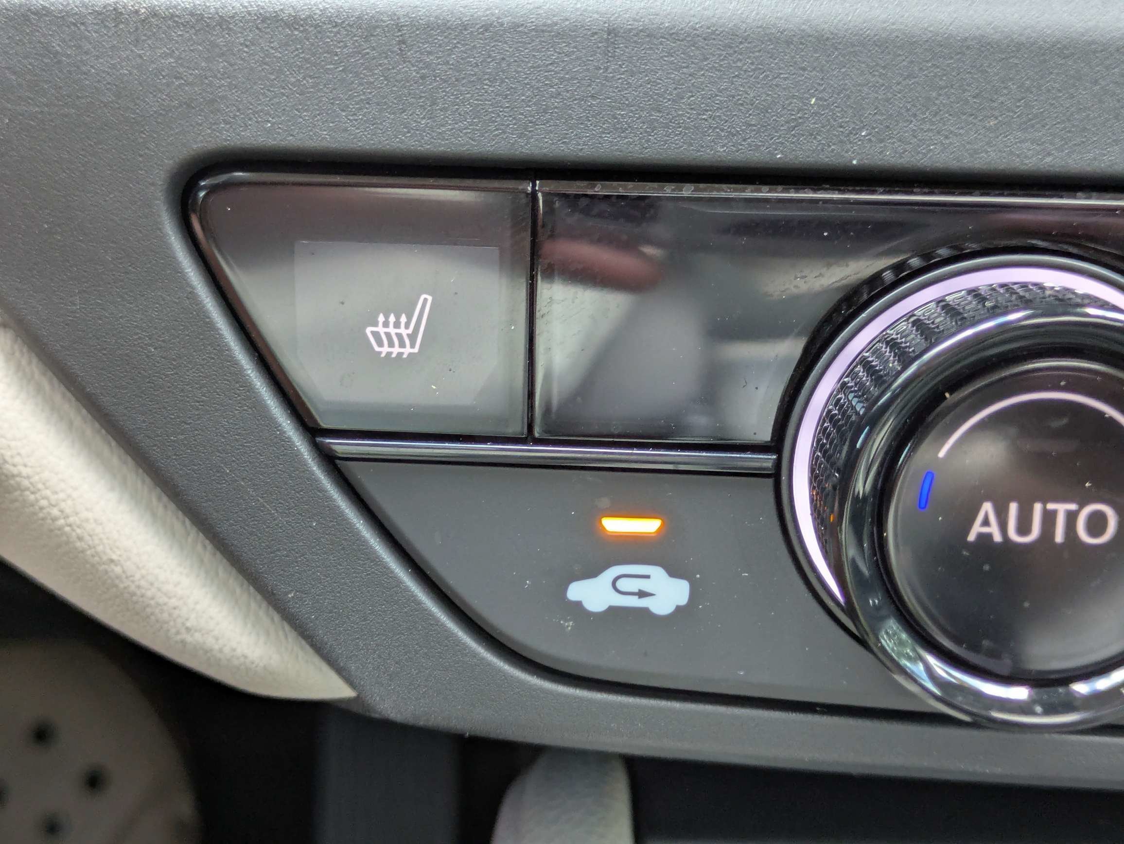 Used 2025  Honda SE image 19
